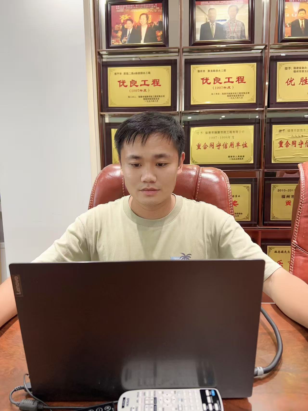 1754269726.jpg 微信图片_20250731092349_327.jpg
